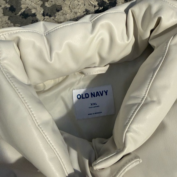 Best - Picture 3 of 5